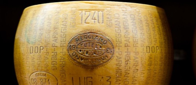 Cosa significa Parmigiano Reggiano DOP?